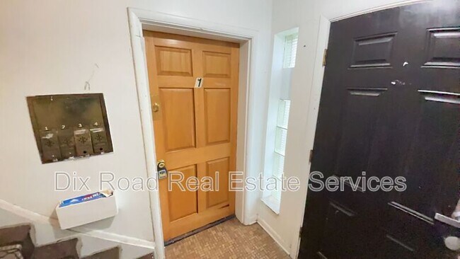 Building Photo - 1616 Pelham Pl