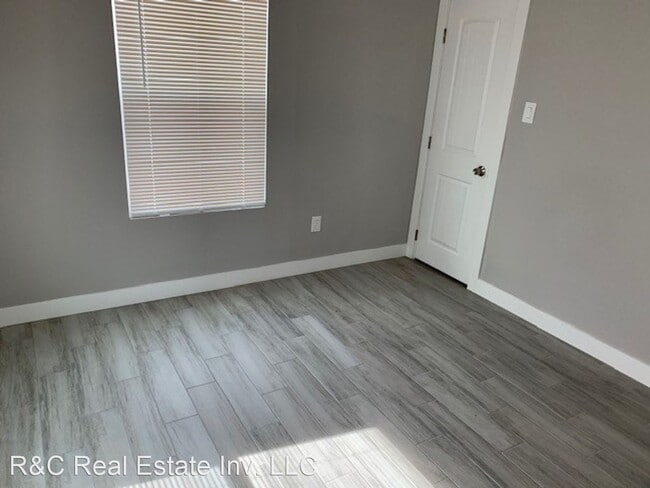 Building Photo - Studio, 1 bath House - 5040 N. 18th Avenue...