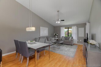 Building Photo - 13115 Belhaven Ct