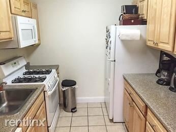 Building Photo - 2 br, 2 bath  - 33 Pond Ave Apt 323