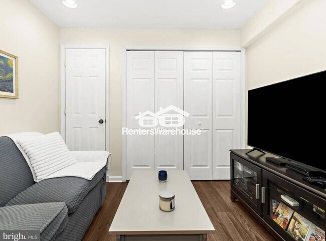 Foto del edificio - 30 Archwood Ave