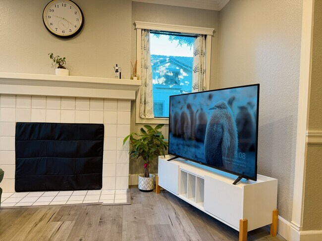 Building Photo - 34736 Tuxedo Cmn