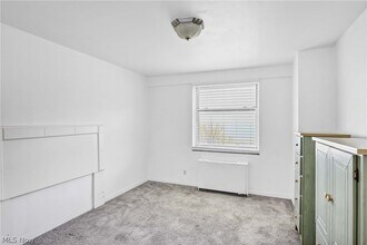 Building Photo - 11850 Edgewater Dr
