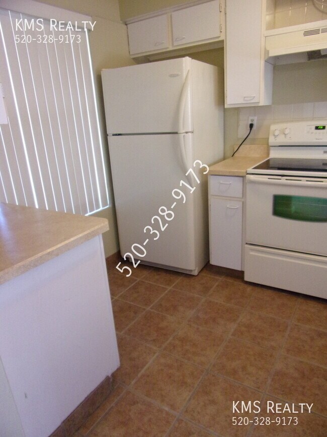 Building Photo - 2 Beds / 1 Bath - OWNER / AGENT