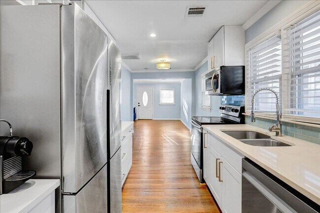 Building Photo - 3 Bed Apartment in North Middletown