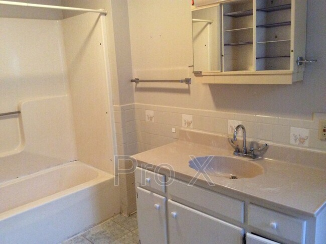 Foto del edificio - 418 W 9th St