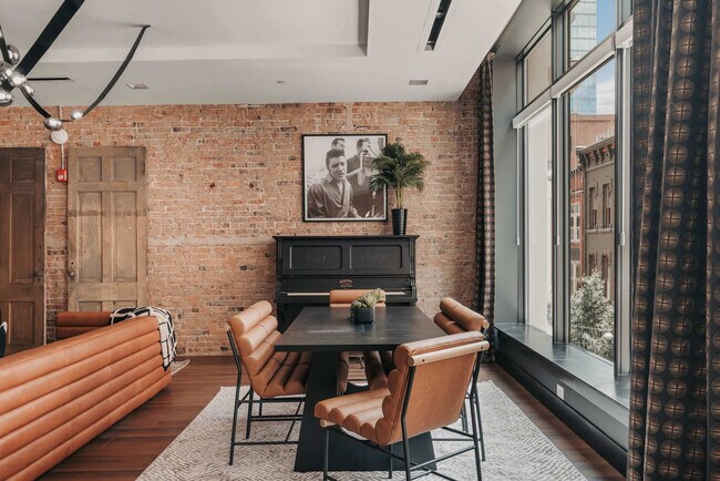 Foto del edificio - 240 Rep. John Lewis Way N