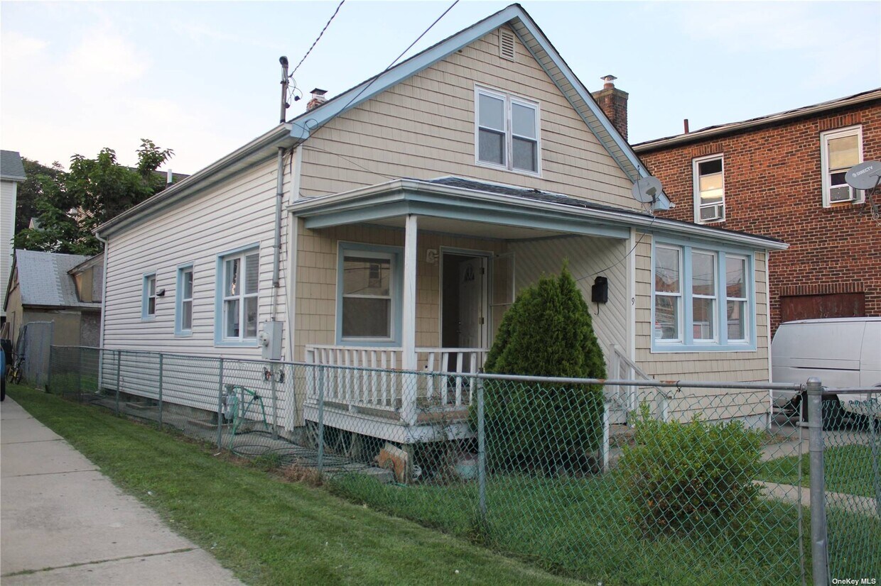 Primary Photo - 9 Elm Ave