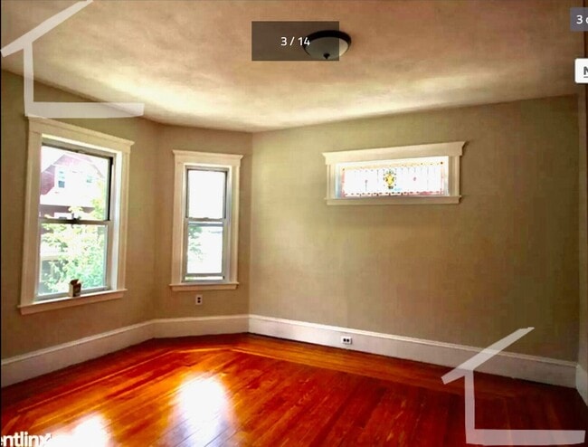 Building Photo - Beautiful Duplex (2nd&3rd Floor) Available 6/1/26 (Super Close to Tufts University)