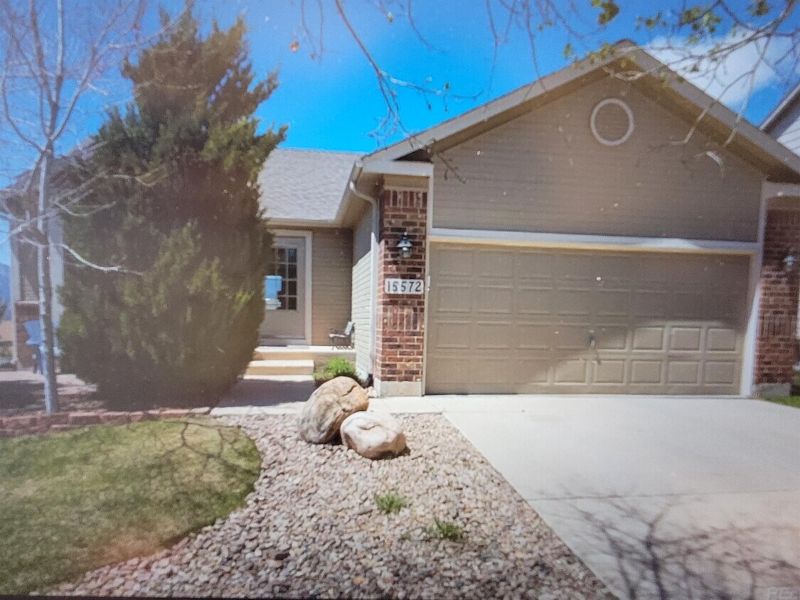 Primary Photo - 15572 Dawson Creek Dr