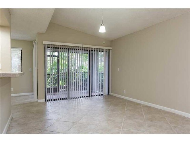 Foto del edificio - 8120 NW 15th Mnr