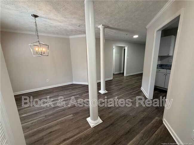 Foto del edificio - 340 Bubble Creek Ct