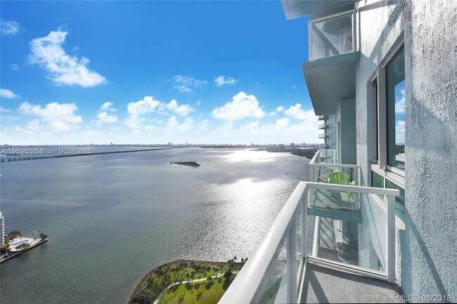 Building Photo - 1900 N Bayshore Dr