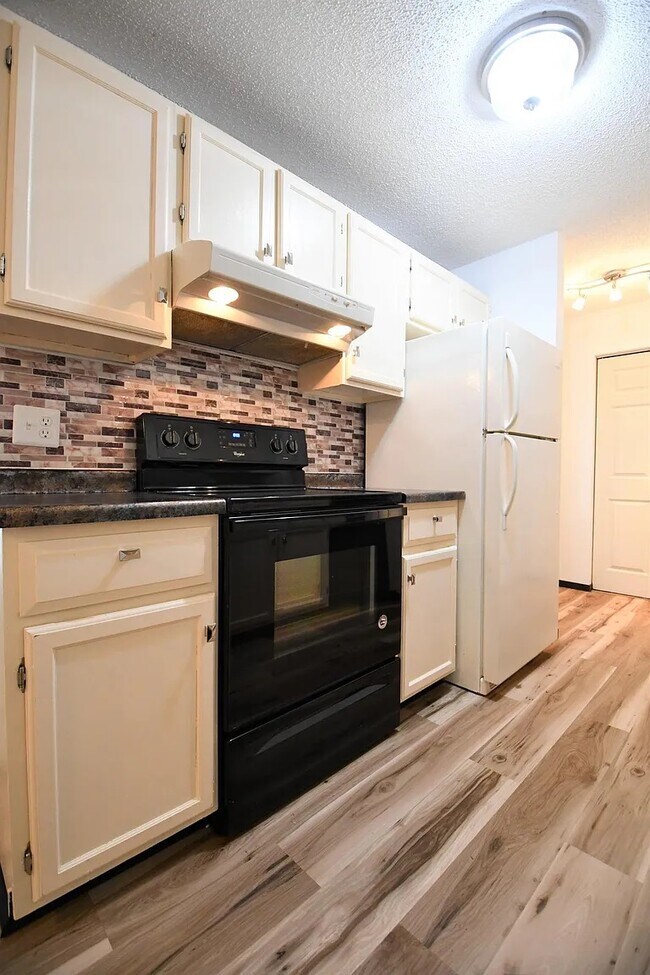Cocina - 2930 Blaisdell Ave