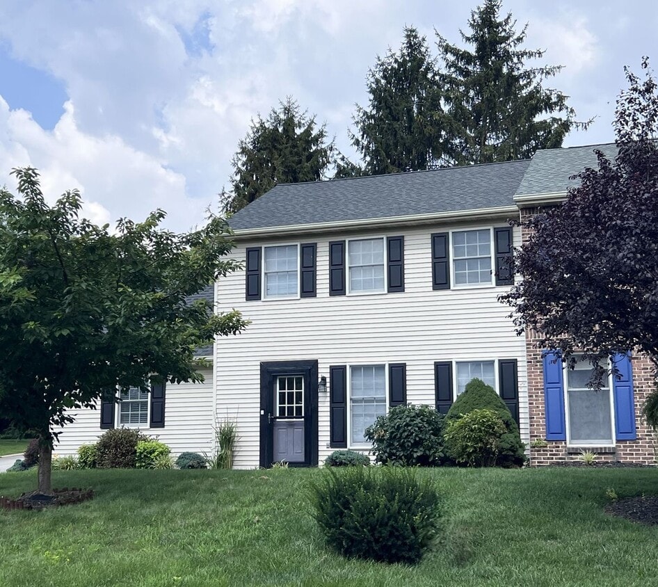 Primary Photo - Duplex