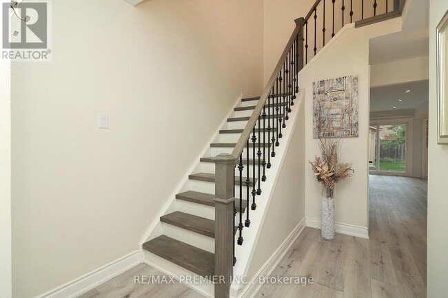 Building Photo - 27 Prairie Dunes Pl