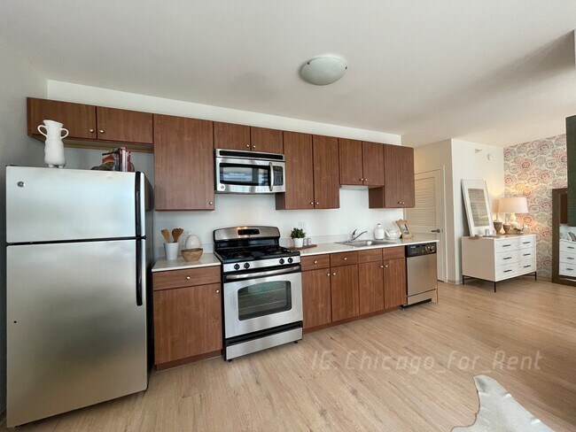 Building Photo - 347 E Wacker Dr