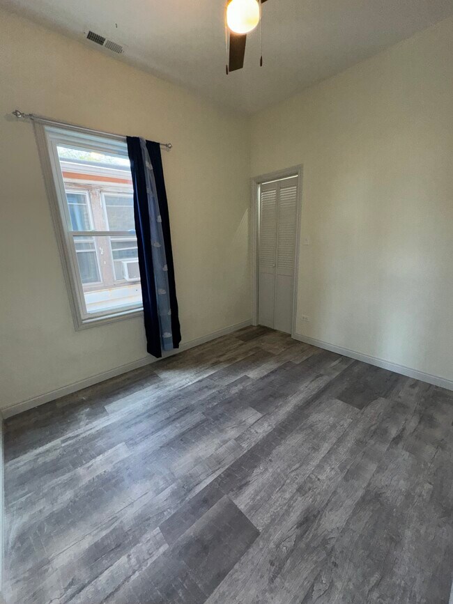Building Photo - 1214 W 71st St