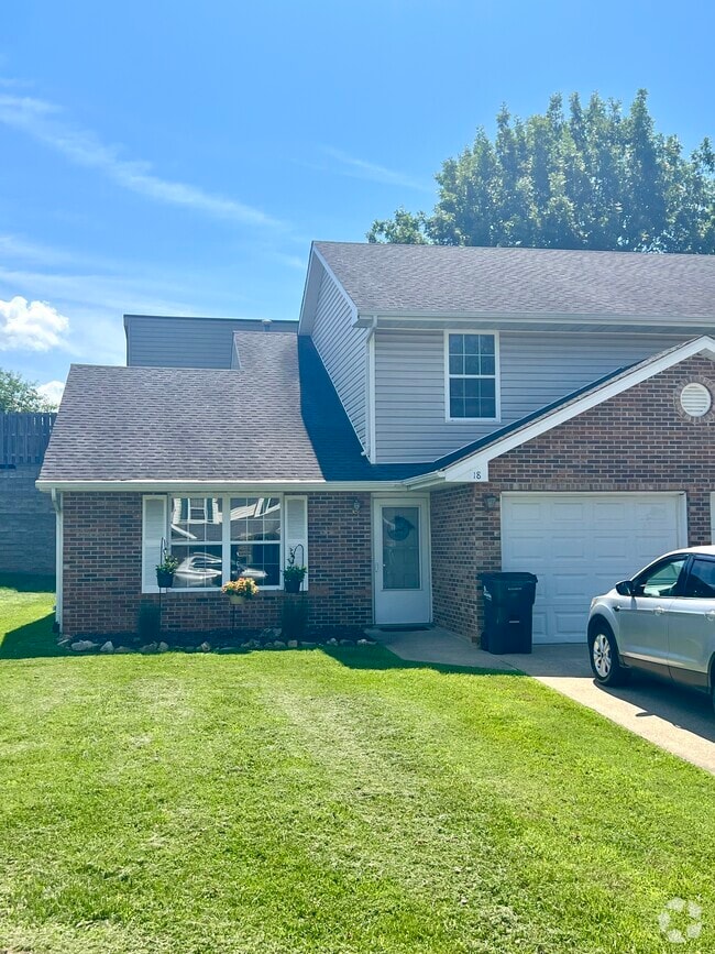 Building Photo - 18 Yorkshire Dr