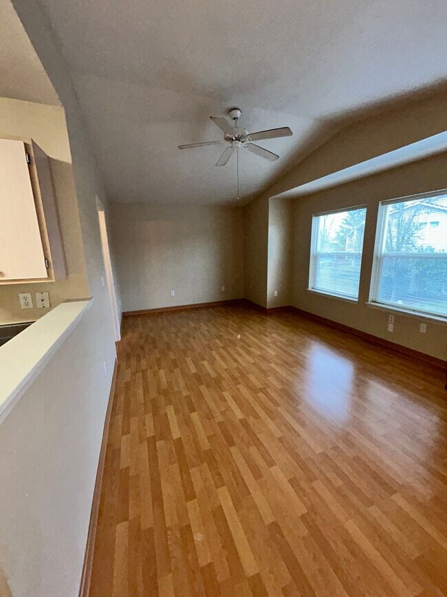 Building Photo - Studio in Bethany Available Now