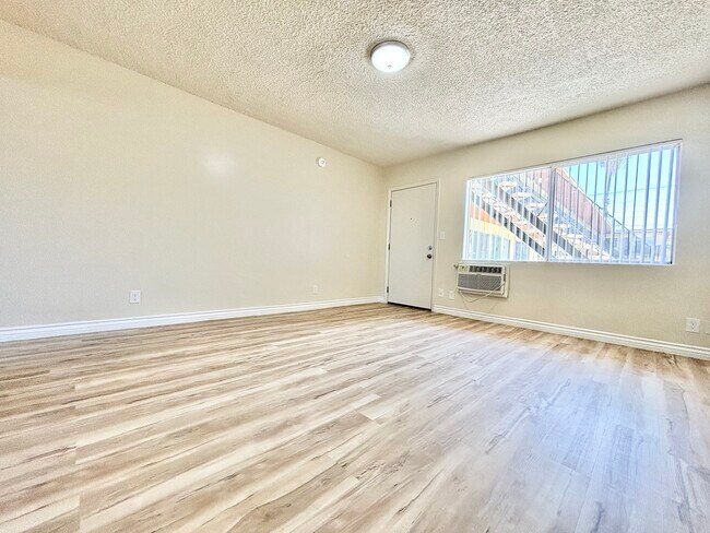 Foto del edificio - 7343 Sepulveda Blvd