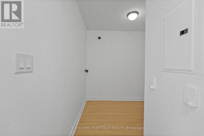 Building Photo - 11 Brunel Ct