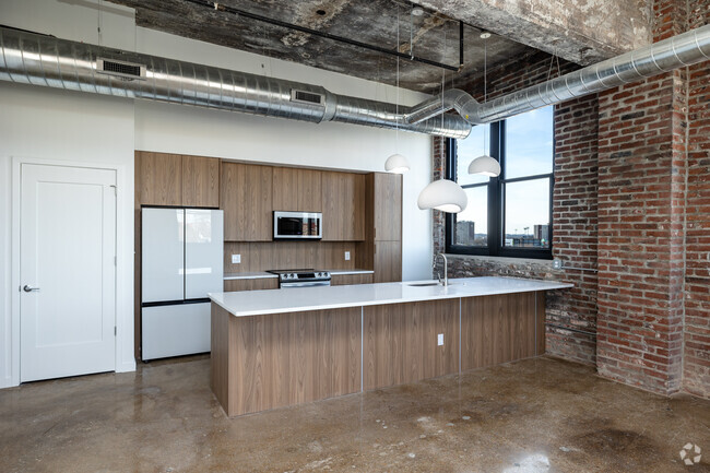 1BR, 1BA - 1,125SF - Kitchen - Tate Apartments