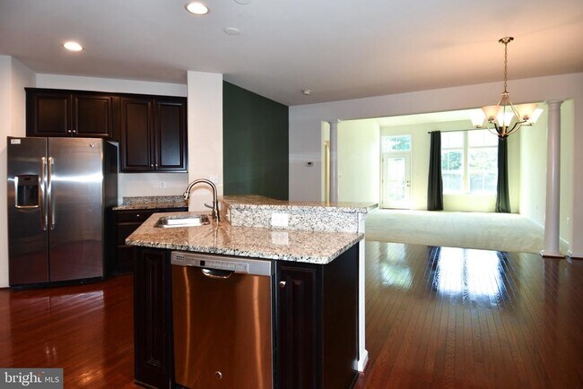 Foto del edificio - 41673 McMonagle Square