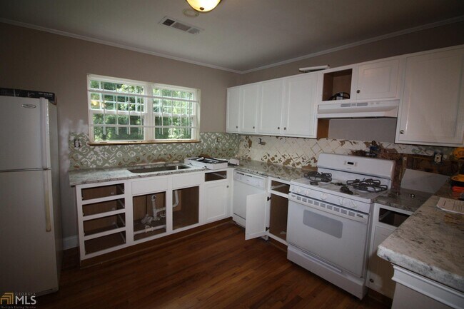 Building Photo - 1979 McAfee Pl