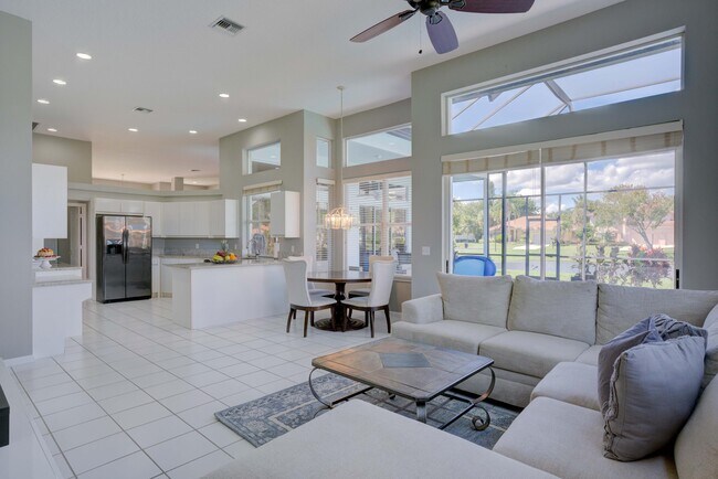 Building Photo - 9070 Cypress Hollow Dr