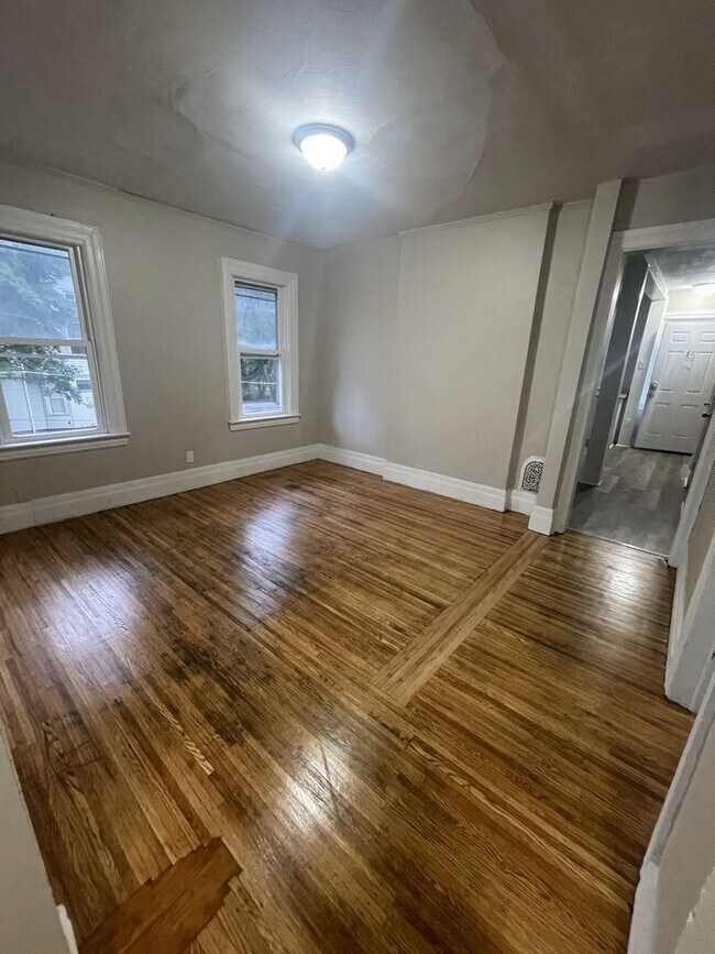Foto del edificio - 641 N Goodman Street
