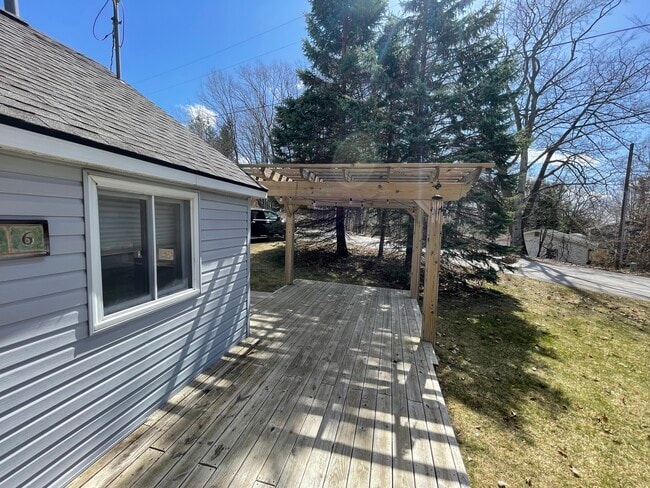 viewing front deck - 1516 Lake Dr