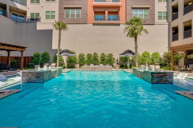 Foto del edificio - Bottle House on Main