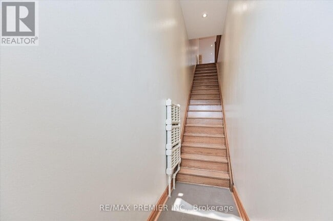 Building Photo - 1575 Bayview Ave