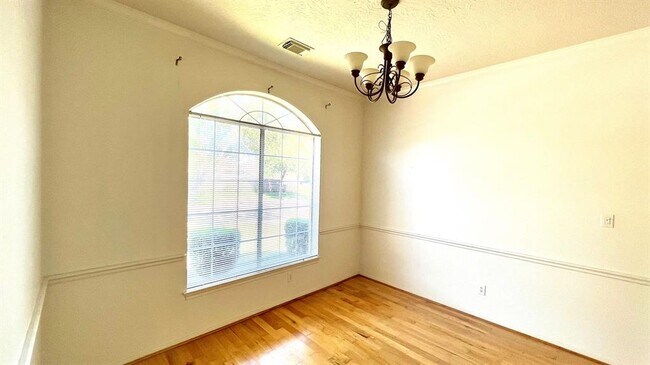 Building Photo - 14112 Spring Knoll Ln