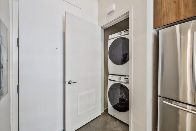 Foto del edificio - 315 J St