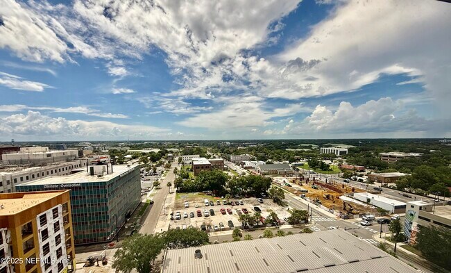 Foto del edificio - 311 W Ashley St