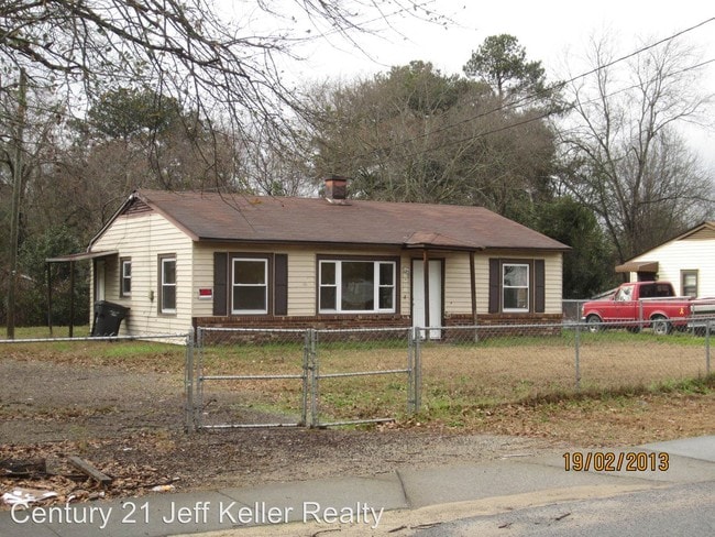 Building Photo - 3 br, 1 bath House - 2921 Abelia Dr