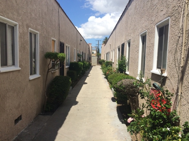 Building Photo - 1827 Orange Ave