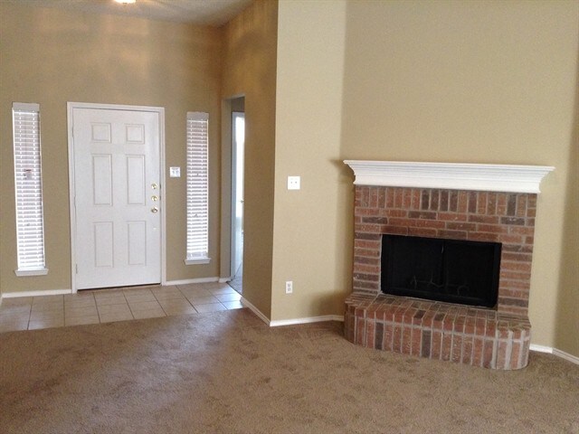 Building Photo - 413 Bretts Way