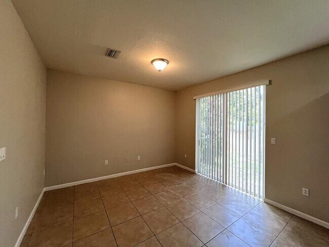 Foto del edificio - 3306 NW 31st Terrace