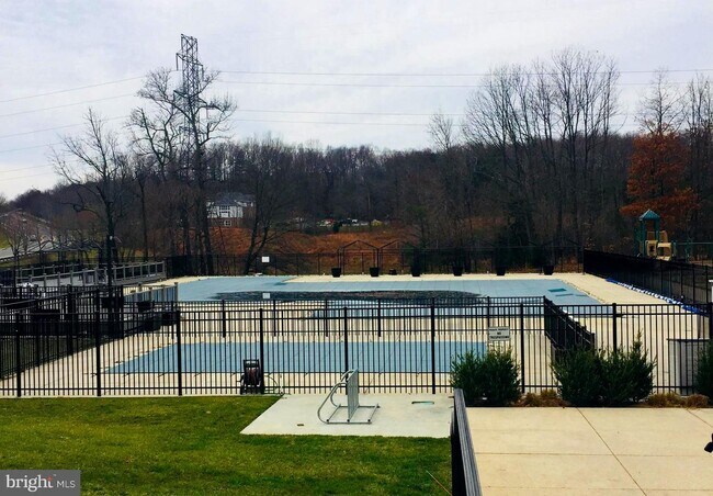 Building Photo - 5837 Norham Dr