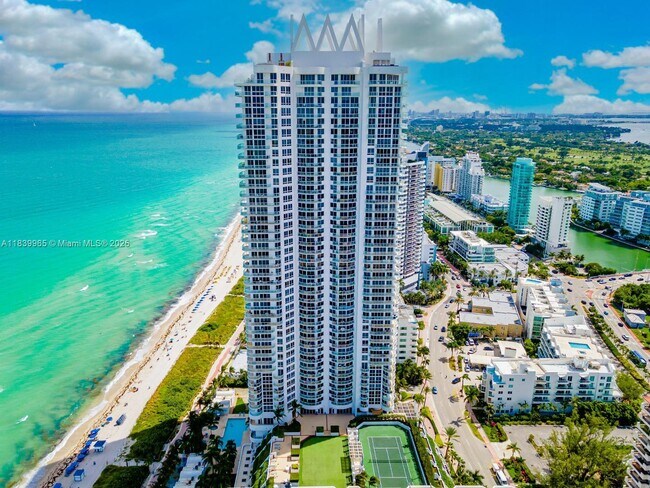 Foto del edificio - 6365 Collins Ave