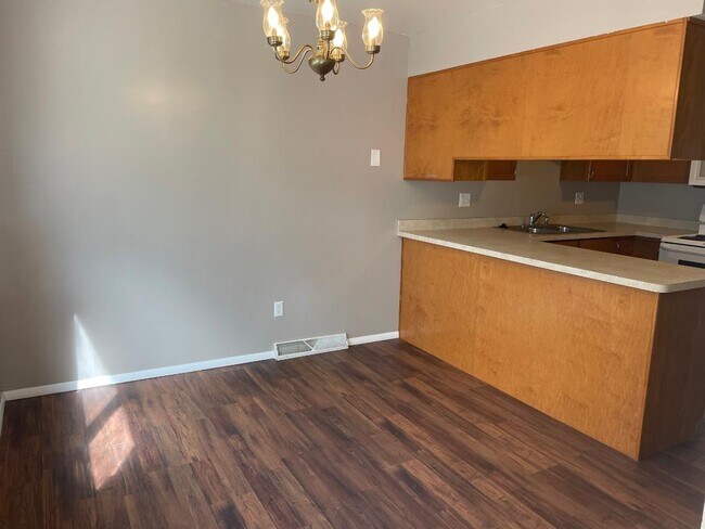 dinning room - 172 Grand Manor Dr