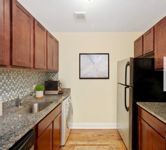 Foto del edificio - 555 W Arlington Pl