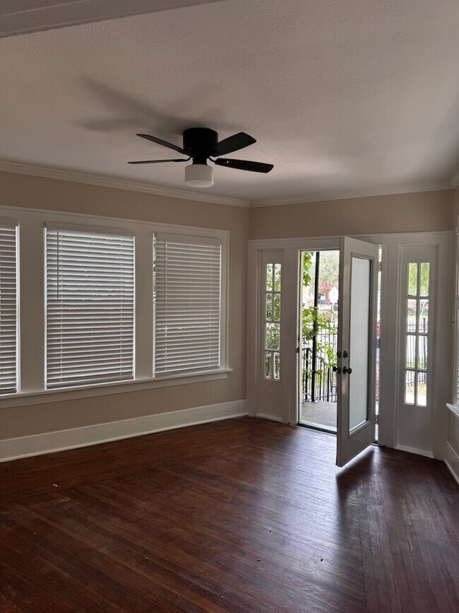 Foto del edificio - 4414 Woodside St
