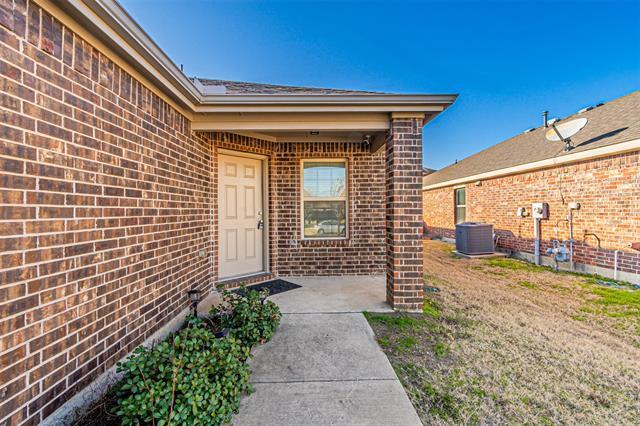 Building Photo - 1202 Pampa Grass Dr