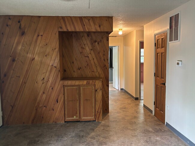 Foto del edificio - 2417 E Green St