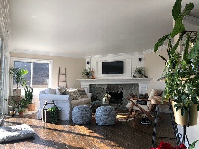 Building Photo - 33841 Colegio Dr