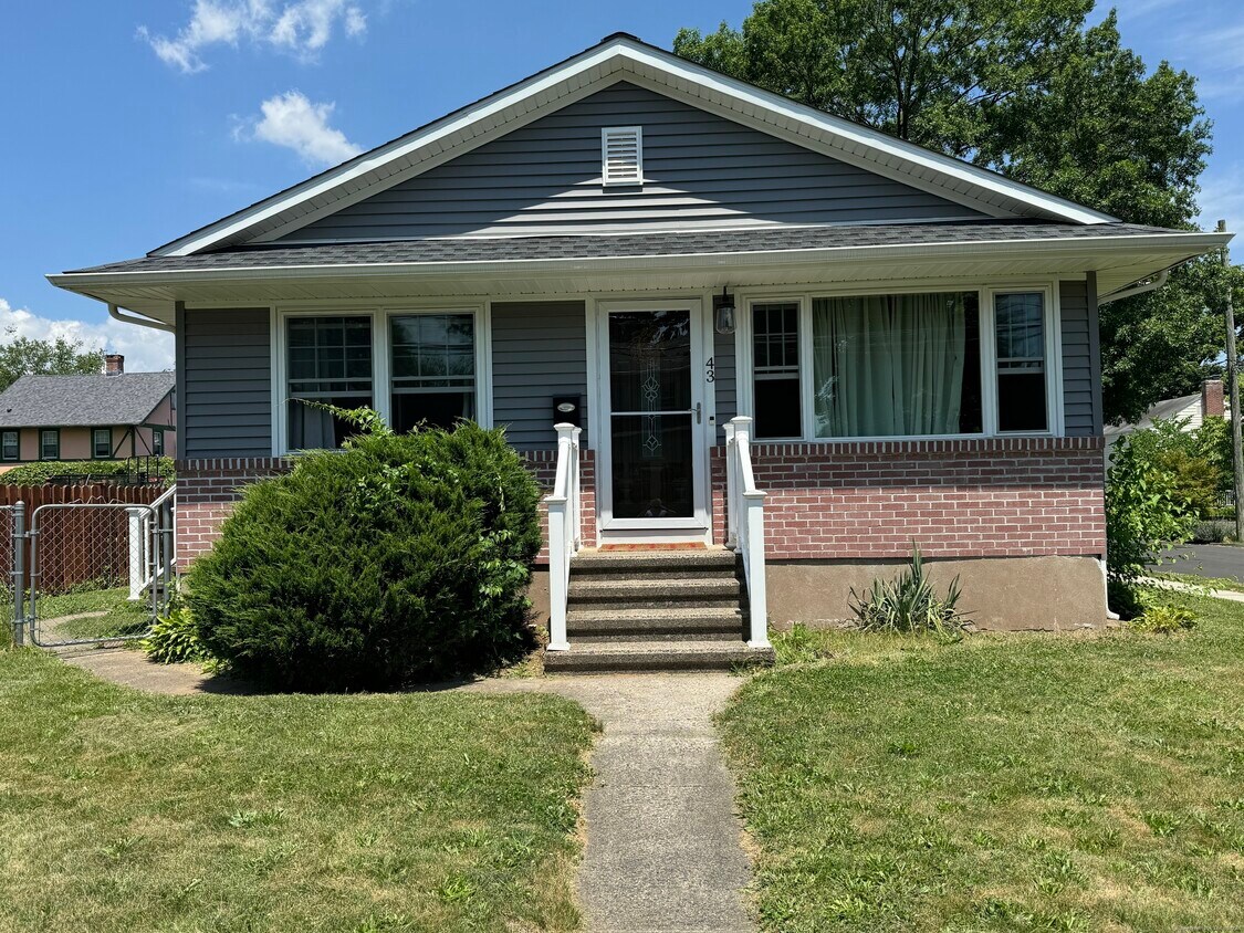 Primary Photo - 43 Treadwell St